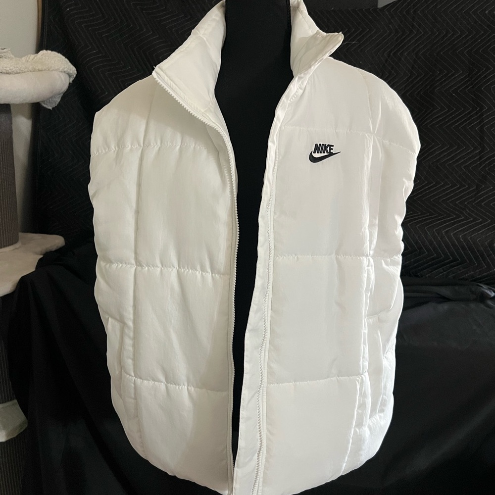 Nike Classic White Quilted Vest